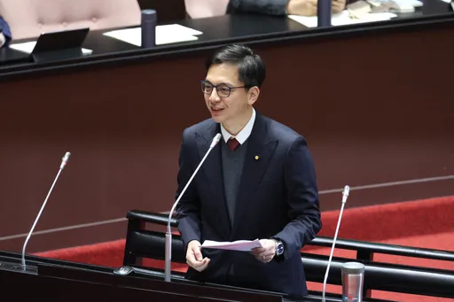 擬修《勞基法》被罵爛! 男神立委屈喊「不公平」:民進黨沒看法案就超譯