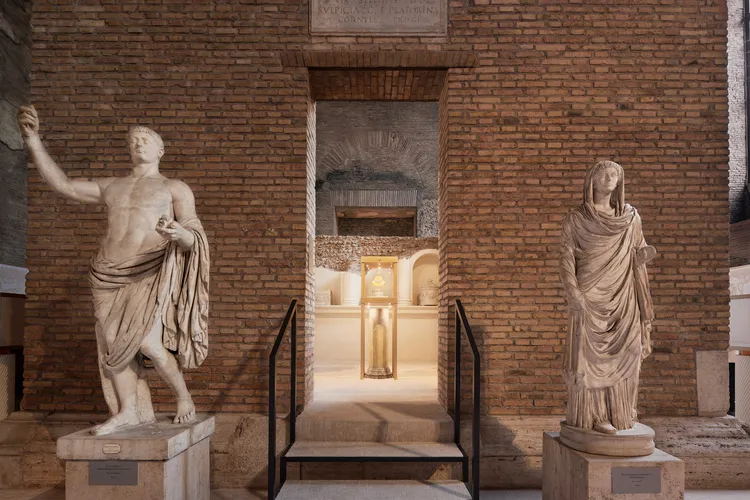 寶格麗在羅馬戴克里先浴場內展出的Aeterna頂級珠寶。品牌提供