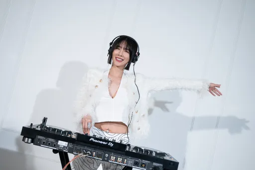 辣模翁子涵性感力挺 短影音基地開幕式獻DJ秀