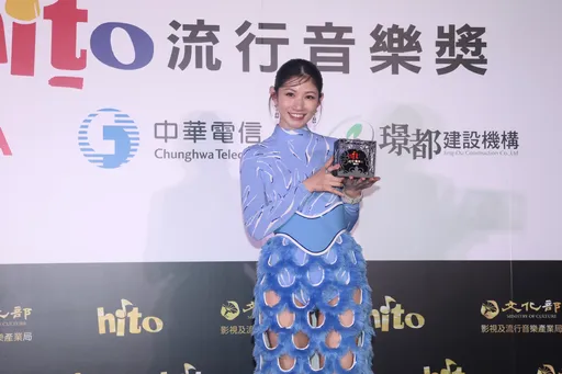 李千娜產後才2個月暴瘦10公斤 復出辣到大腿根!憂心唱到一半母乳噴發