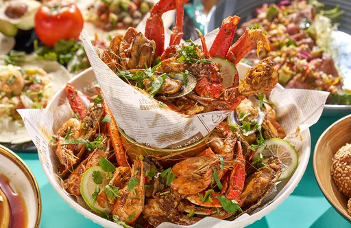 超狂手抓海鮮桶松葉蟹、鮑魚吃到飽!台北福華德墨美食盛宴登場