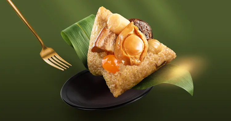 「老協珍鮑魚干貝粽」嚴選智利鮑魚、北海道干貝、上等豬五花、韓國花菇、鹹蛋黃、栗子等