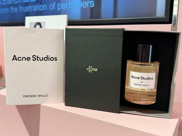 EDPFM馥馬爾香氛出版社Acne Studios淡香精有專屬的包裝。張家玲攝