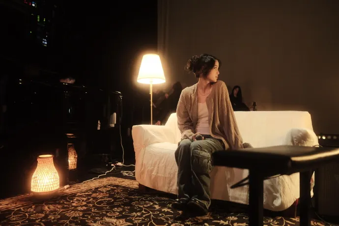 音樂會現場布置如同自家客廳。翻攝歐陽娜娜工作室微博