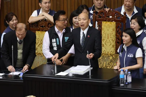 韓國瑜慰問「被打警察！」　駐警隊長護同仁：議場都是正常部署