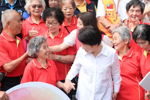 蟬聯《遠見》五星市長!2大評比六都居冠 盧秀燕:感謝「3個人」