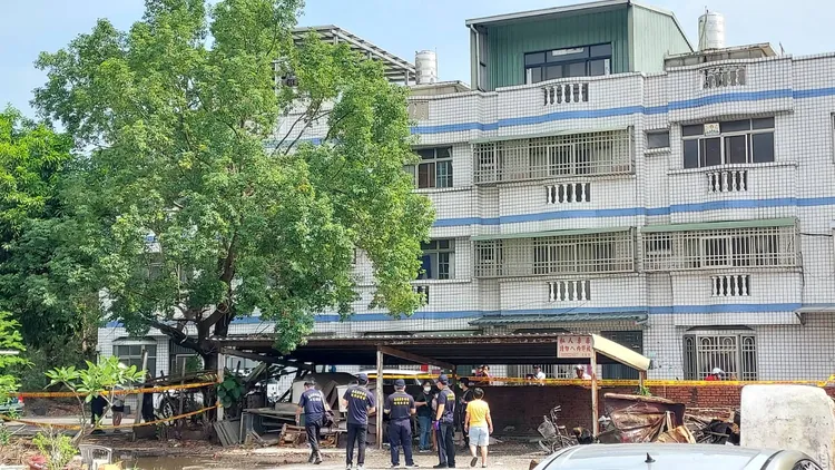 惡火奪去3命，警方到場採證調查。王志弘攝