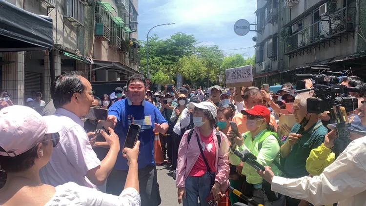 排隊人潮。江孟謙攝