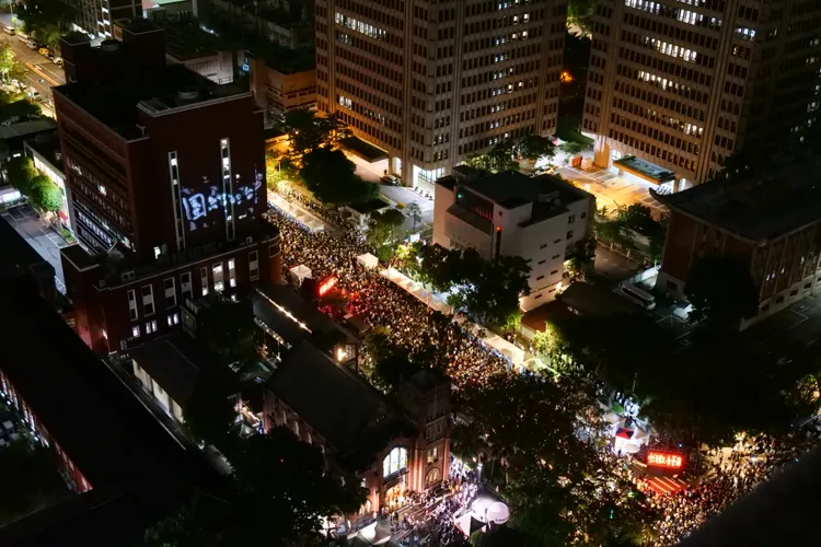 立法院周邊擠滿抗議群眾。經濟民主連合攝影志工謝佩玲提供