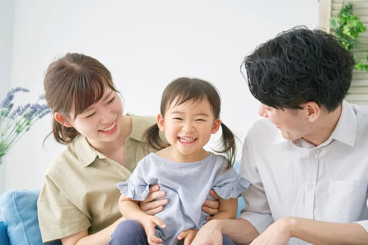 信誼年度幼兒語言大調查發現，將近90%父母自評經常主動跟孩子對話、耐心聽孩子說話。信誼基金會提供
