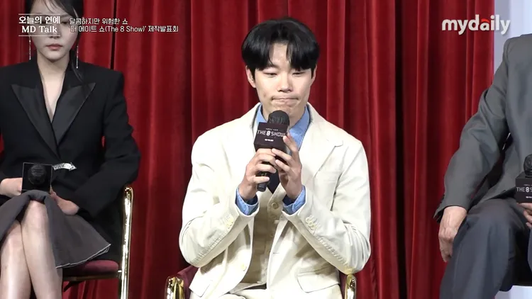 柳俊烈表情嚴肅，提到之前感情爭議，他認為閉口不談才是最好的選擇。翻攝mydaily naver tv