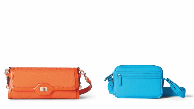 GUCCI Moon Side迷你肩背包（左）9萬5800元、螢光藍斜背包（右）6萬3100元。品牌提供