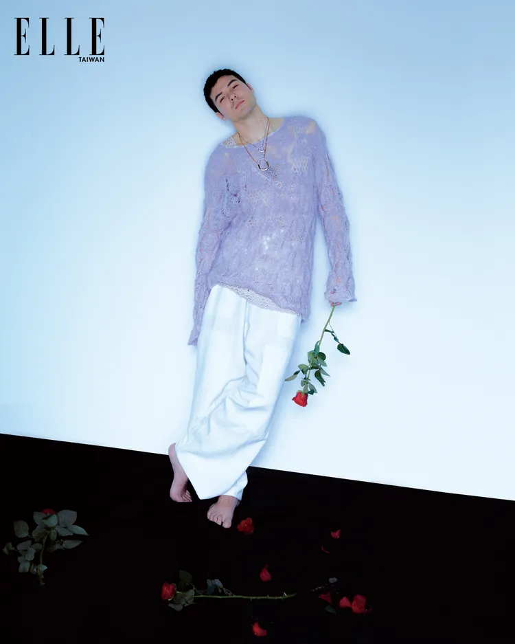 鳳小岳拍攝《ELLE》封面。《ELLE》國際中文版提供