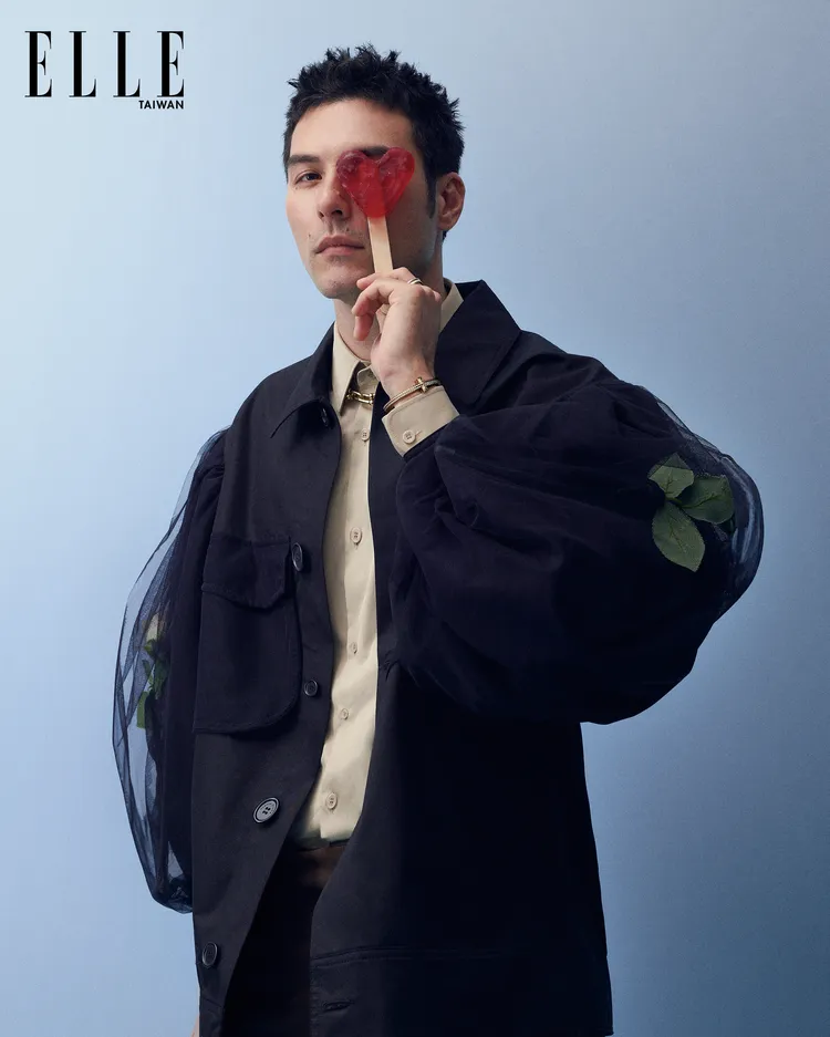 鳳小岳拍攝《ELLE》封面。《ELLE》國際中文版提供