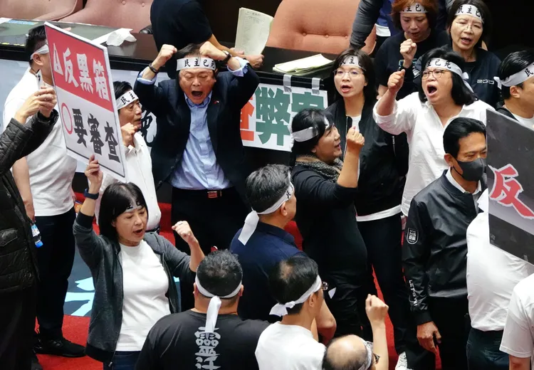 民進黨團不滿藍白法案未經充分討論。莊宗達攝