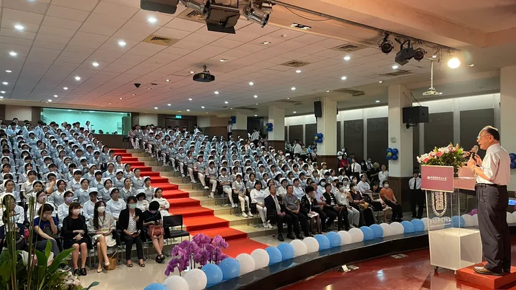 場面盛大，氣氛溫馨。校方提供