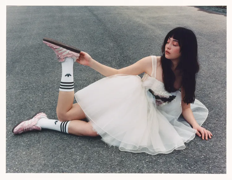 層層堆疊的粉色蕾絲相當夢幻。品牌提供