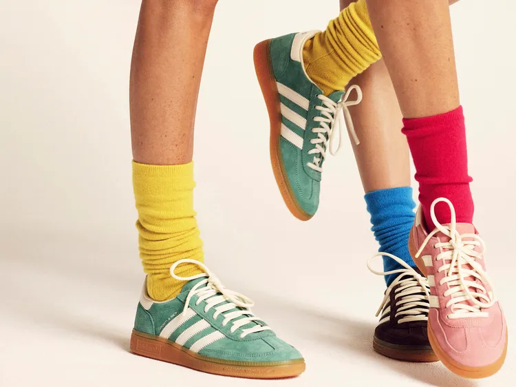 Handball Spezial披上不同風格的柔和色調。品牌提供