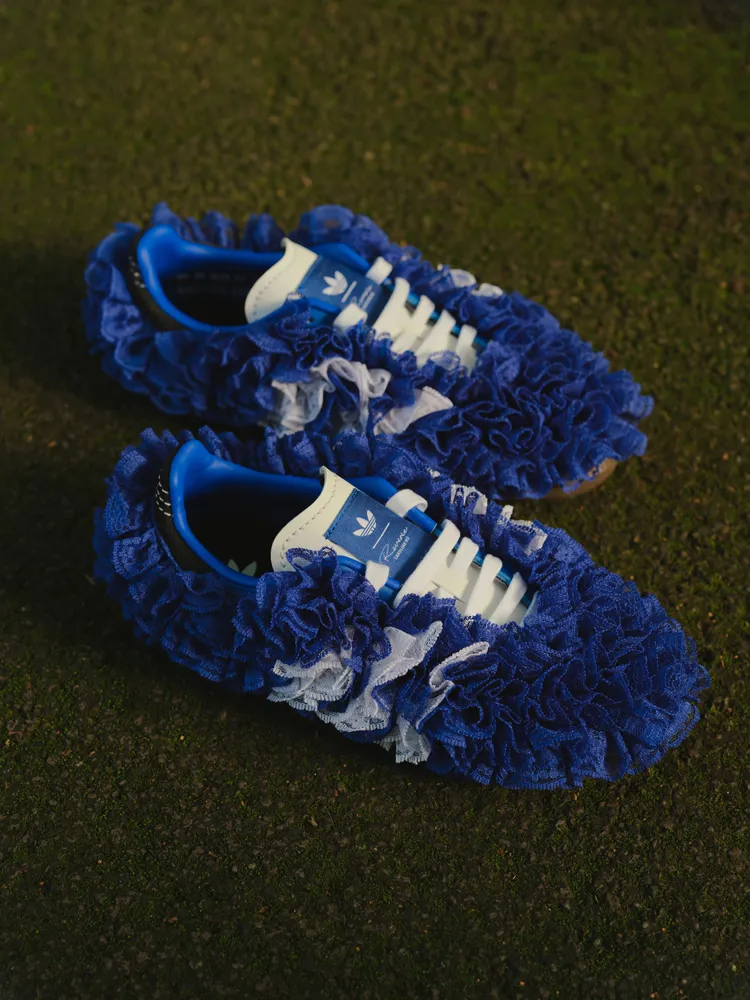 adidas Originals與Caroline Hu聯名鞋以Samba作為基礎。品牌提供