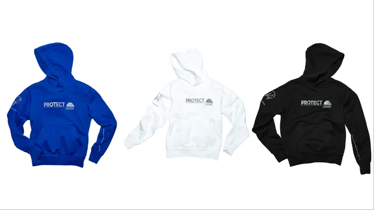 PBI連帽T恤，各1萬200元。品牌提供