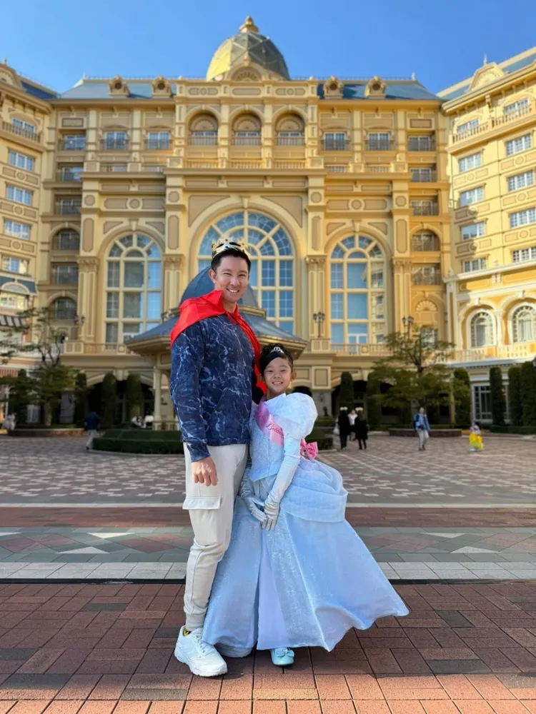 立威廉（左）寵女無極限。Jim提供