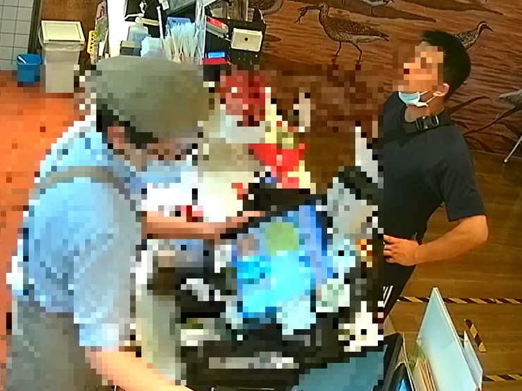 黃男拿竊取的財物白吃白喝。警方提供