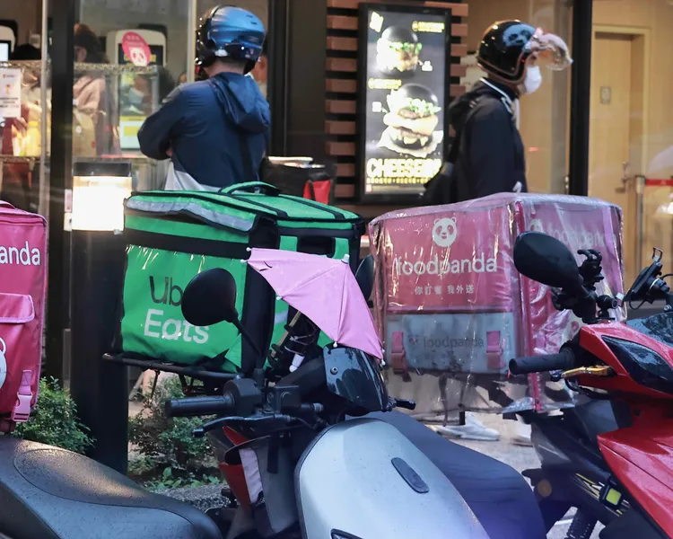 外送平台Uber今（14日）宣布將以9.5億美元併購foodpanda台灣外送事業。資料照