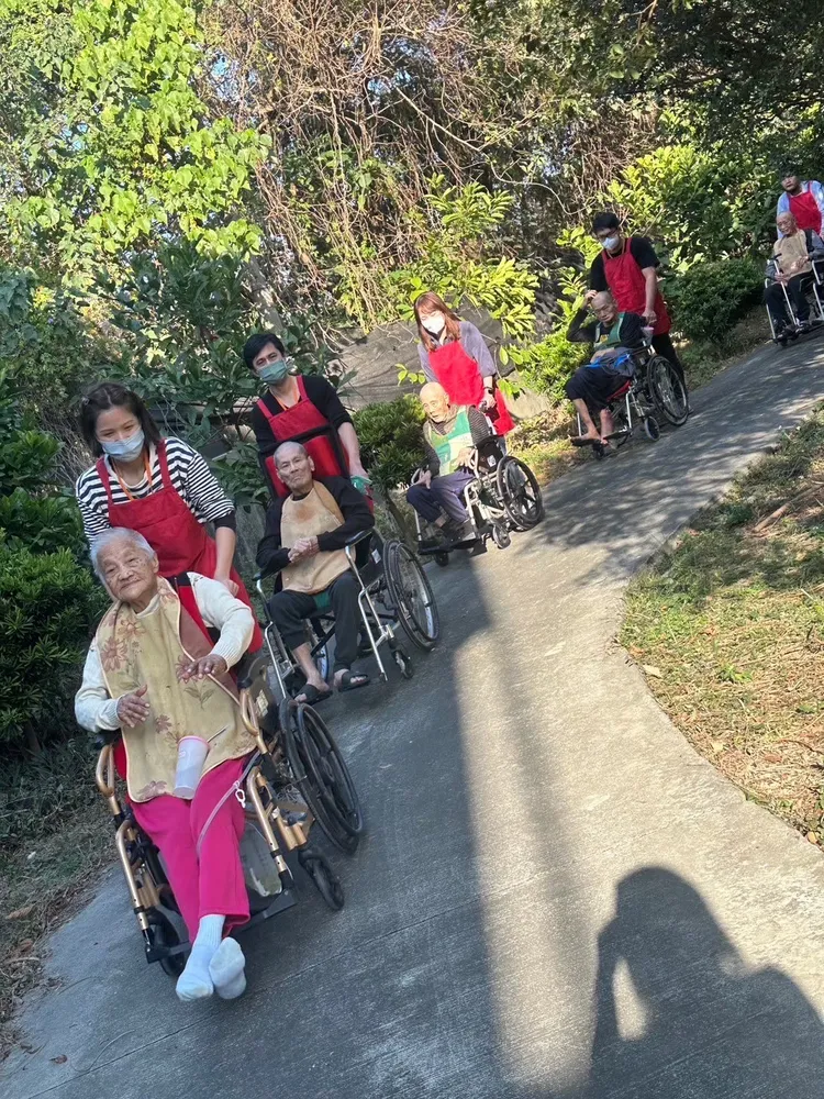 加盟主開店前先去當義工，令老闆深受感動。胡智欽提供