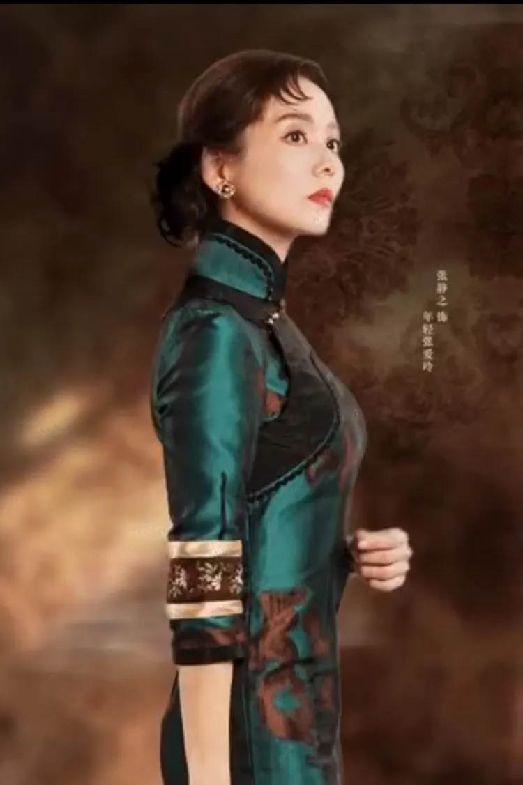 張靜之飾演年輕時的張愛玲。翻攝上劇場微博