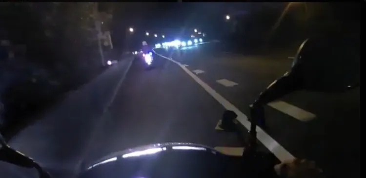 警方也逆向上國道救人。翻攝畫面