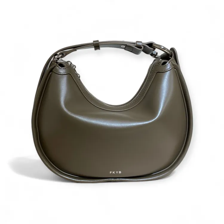 FKYB 14號HOBO包，3580元。品牌提供