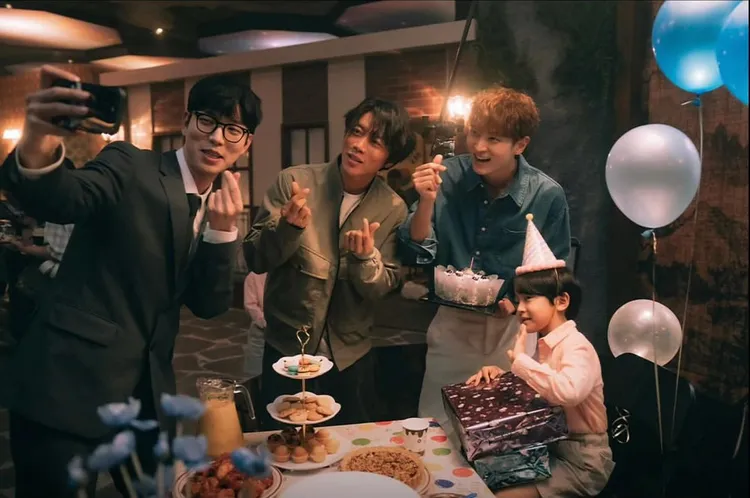周元（右二）對童星徐宇真飾演的雙胞胎兄弟鬼魂印象深刻。翻攝徐宇真IG
