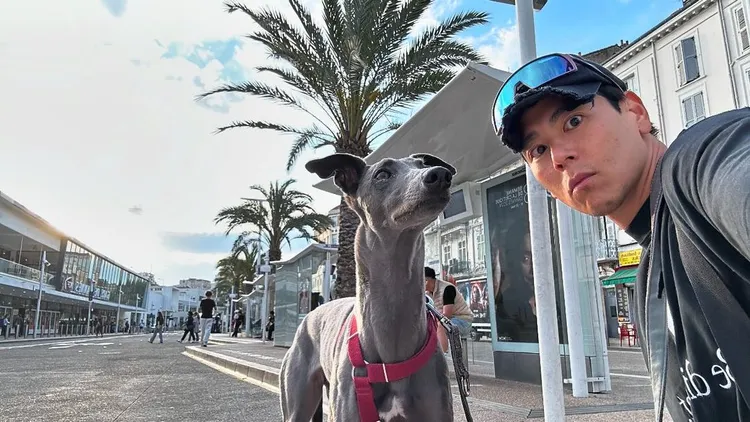 彭于晏帶著愛犬Xin一起前往法國。翻攝彭于晏IG