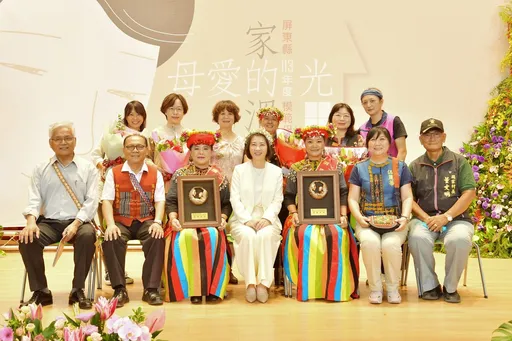 模範母親表揚!無私奉獻與付出 屏東首對婆媳同獲模範寄養媽媽