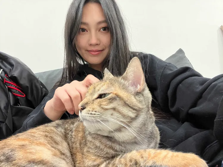 琟娜相當寵愛貓咪。谷優娛樂提供
