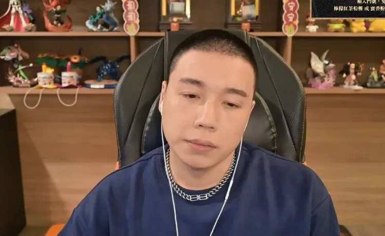 Toyz昨晚入監前最後一次直播，忍不住哭了。翻攝Toyz YT