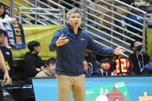 中信特攻雖然衛冕失敗 教頭李逸驊仍蟬聯T1年度最佳教練