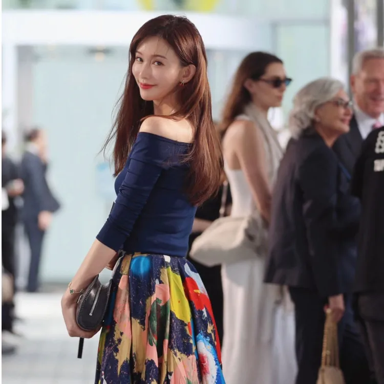 林志玲搶逛富邦美術館。翻攝林志玲IG