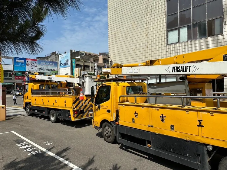 工程車出動。台電桃園區營業處提供