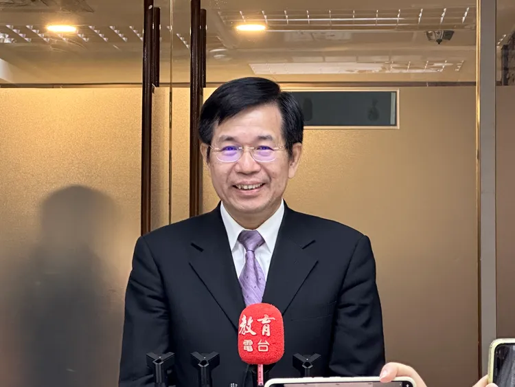 教育部長潘文忠鼓勵考生，維持日常的節奏盡力而為、相信自己。資料照