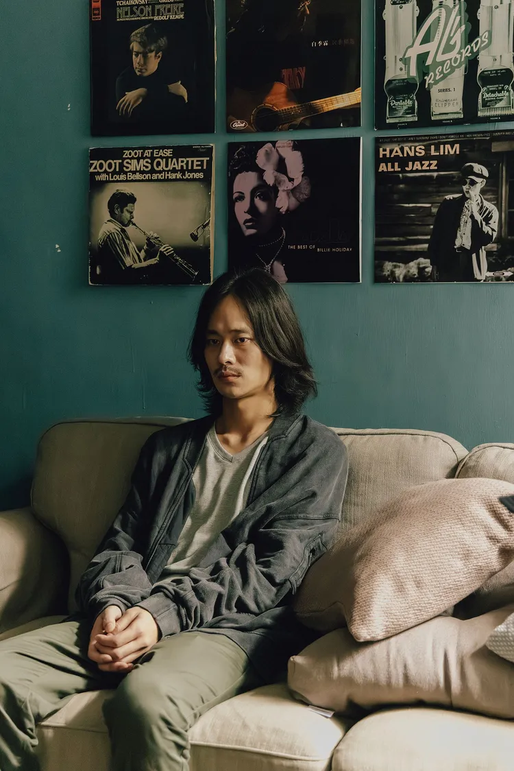 夏騰宏在《幸福房屋事件簿》飾演拋棄未婚妻的黑膠唱片發燒友，未婚妻在醫院過世後，化身厲鬼來討命。逆光電影提供