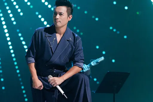 范逸臣「意見不同就撲下去喔」被疑表態　紀曉君留言應和一起被炎上