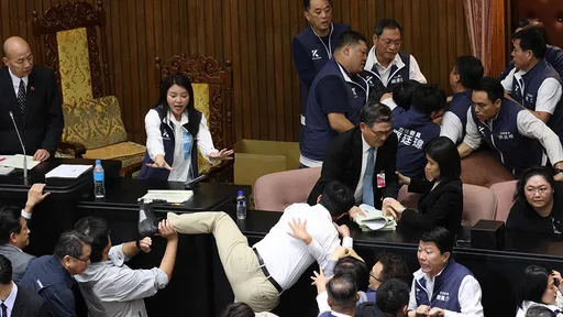 名醫施景中批國會改革5法案 「通過後會變成什麼怪獸國會?」