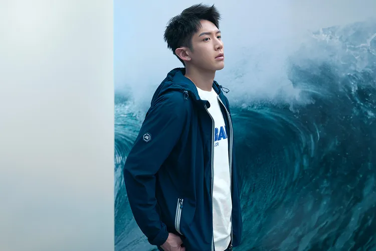 瞬涼登峰衣兼具時尚、潮流風格，共有37種顏色、9種尺寸。MAJOR MADE提供