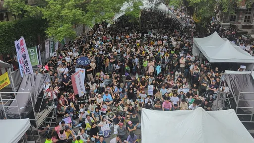 立法院外5000人集結抗議 網酸「大型面試競爭激烈」