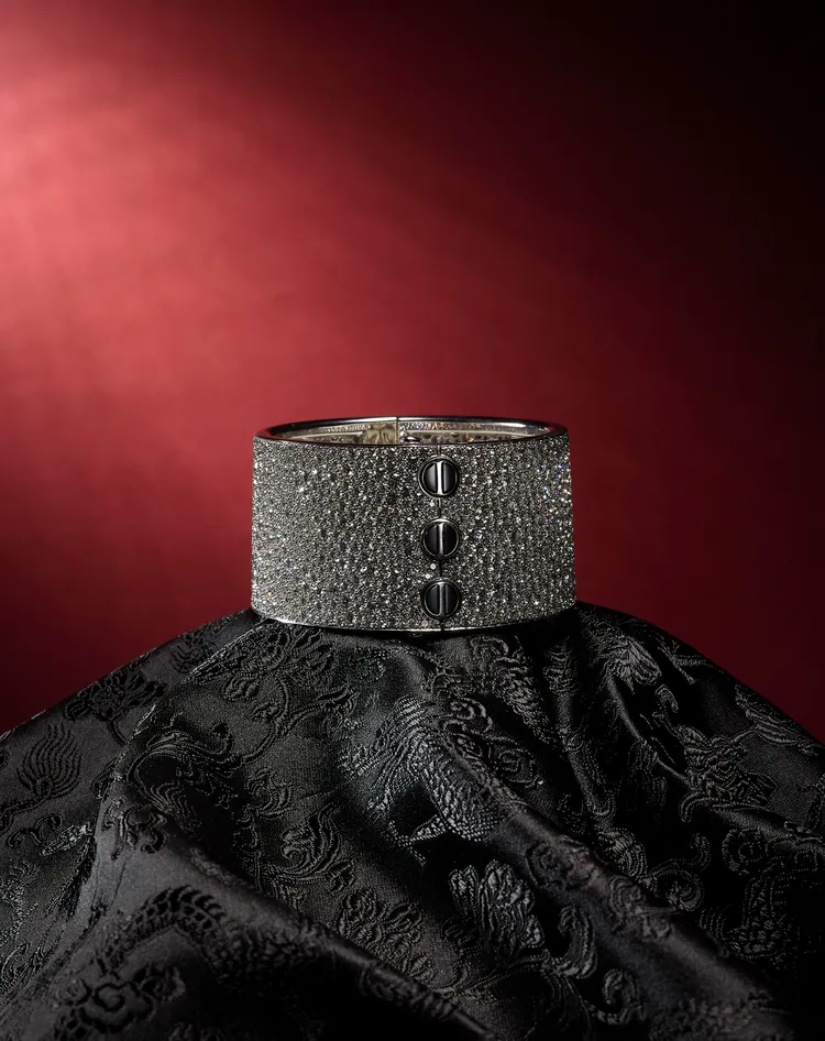 卡地亞鑽石LOVE手鐲，估價約186萬至352萬元台幣。邦瀚斯提供