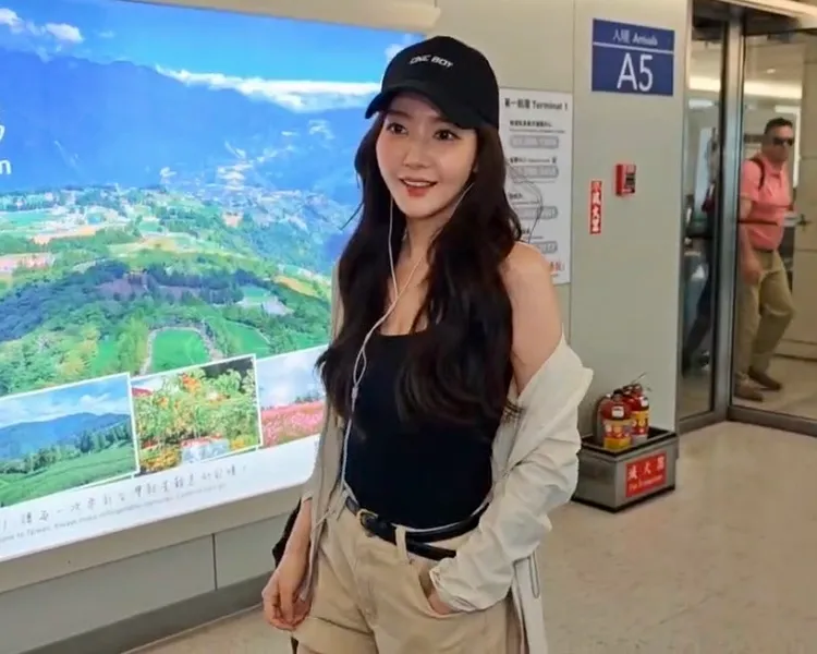韓星朴敏英空降桃園機場小露香肩。ONE BOY提供