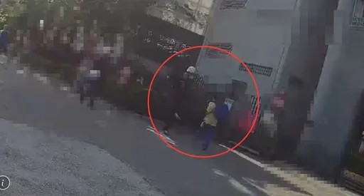 獨家投訴|小四男不肯上學!老爸校門口掐脖、腳踹全武行 暴怒原因全台家長都懂