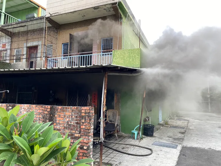 上午7時25分再次發生火警。讀者提供