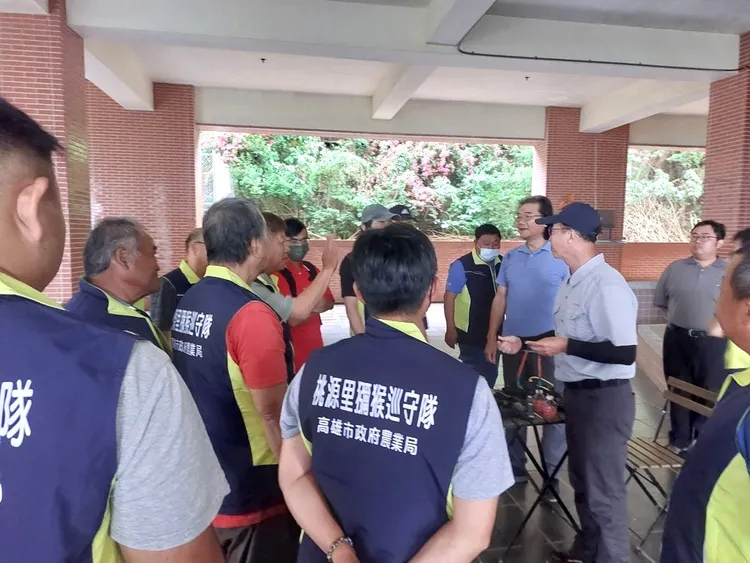 屏東科技大學哺乳動物學專家裴家騏退休教授，對巡守隊成員進行相關知識與技能之教導。農業局提供